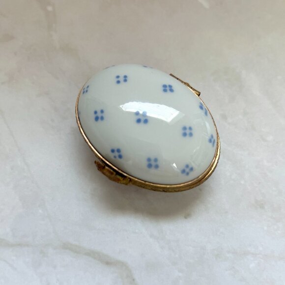 Hand-Painted Limoges Porcelain Box: French Floral Basket Trinket, Artist Signed - Picture 7 of 8